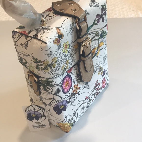 NWT BUTTERFLY & FLORAL WHITE BOX PURSE - Picture 8 of 8